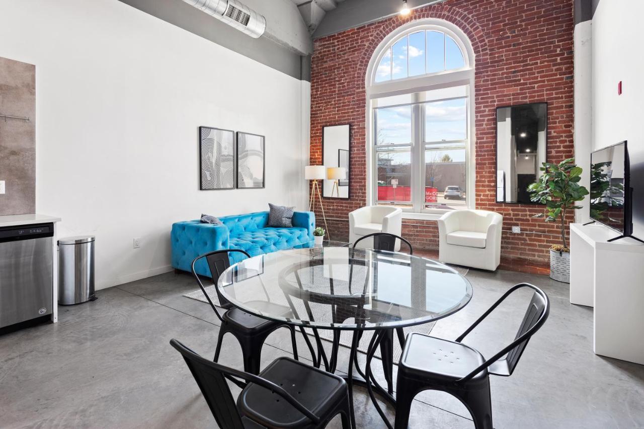 Frontdesk Historic Kcy Flats With Rooftop Deck Kansas City Eksteriør bilde